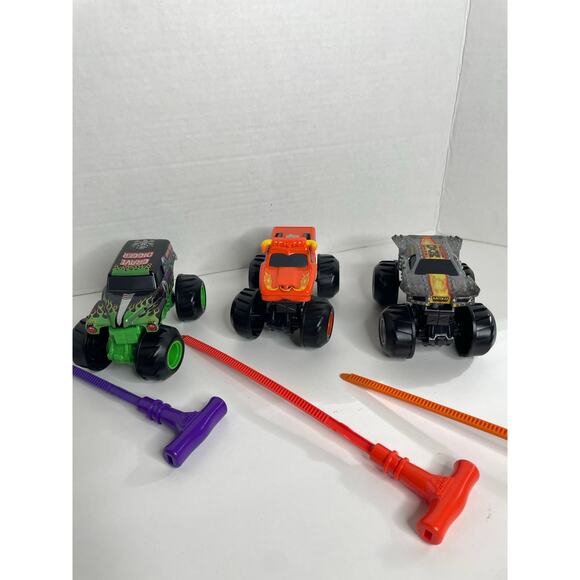 Monster Jam Spin Rippers Grave Digger Max D El Toro Loco Ripcord - Picture 2 of 4